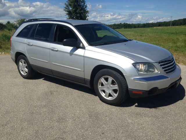 Chrysler Pacifica 2006 photo 2