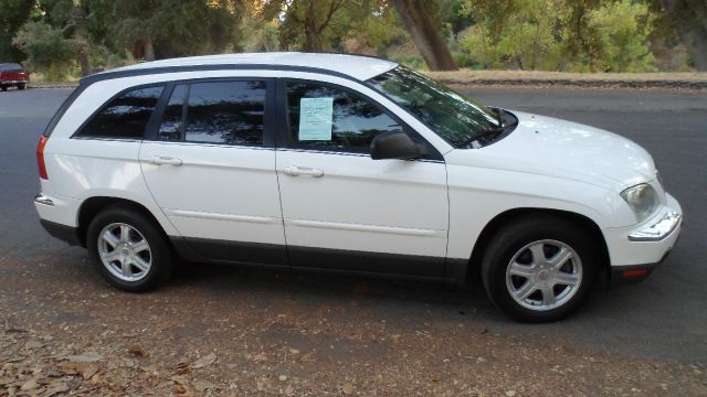 Chrysler Pacifica 2006 photo 2