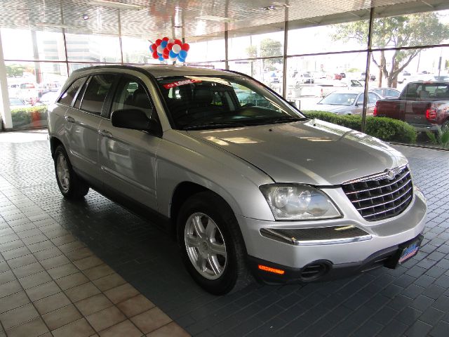 Chrysler Pacifica 2006 photo 2