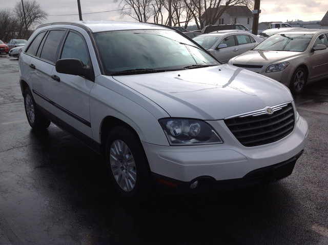 Chrysler Pacifica 2006 photo 2