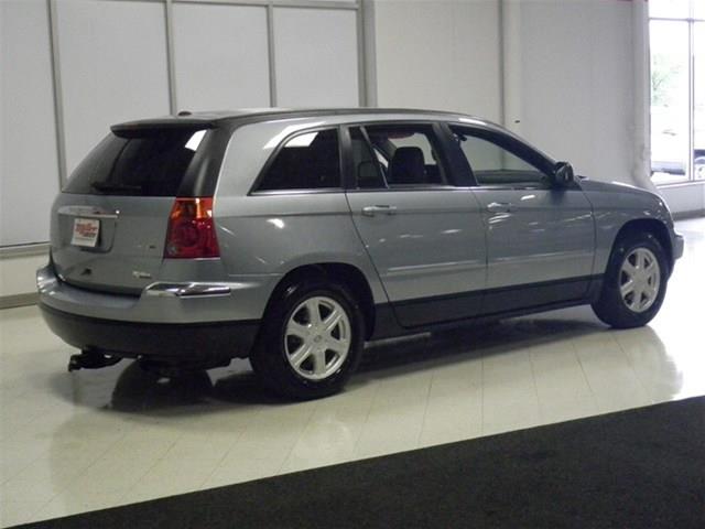 Chrysler Pacifica 2006 photo 2