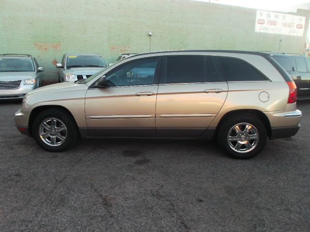 Chrysler Pacifica 2006 photo 2