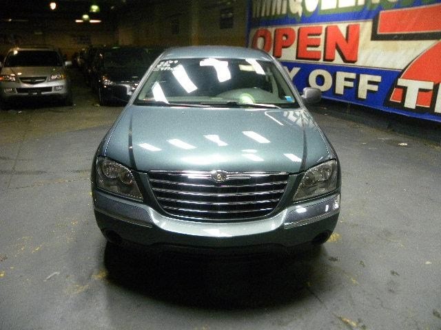 Chrysler Pacifica 2006 photo 2