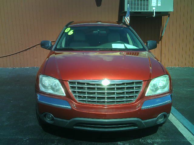 Chrysler Pacifica 2006 photo 2