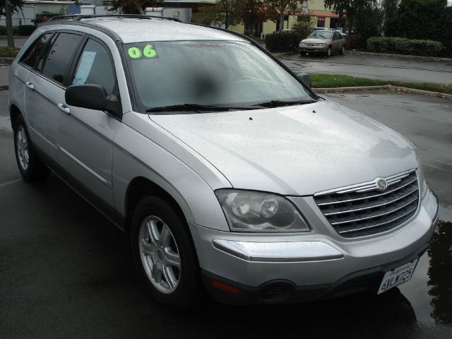 Chrysler Pacifica 2006 photo 2