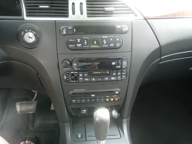 Chrysler Pacifica 2006 photo 2