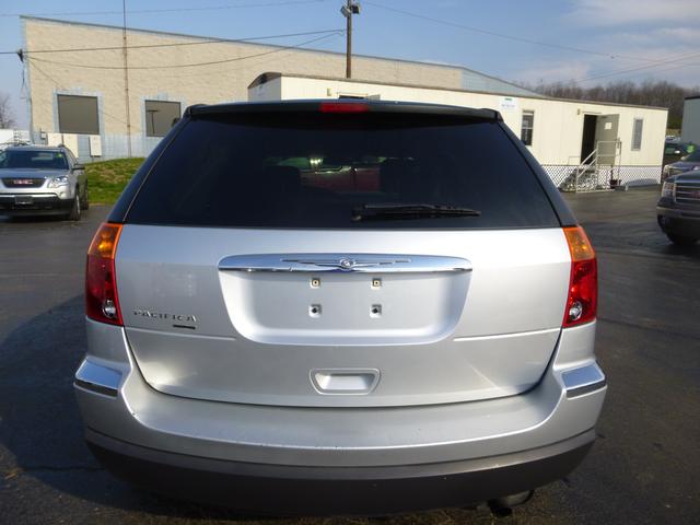 Chrysler Pacifica 2006 photo 2