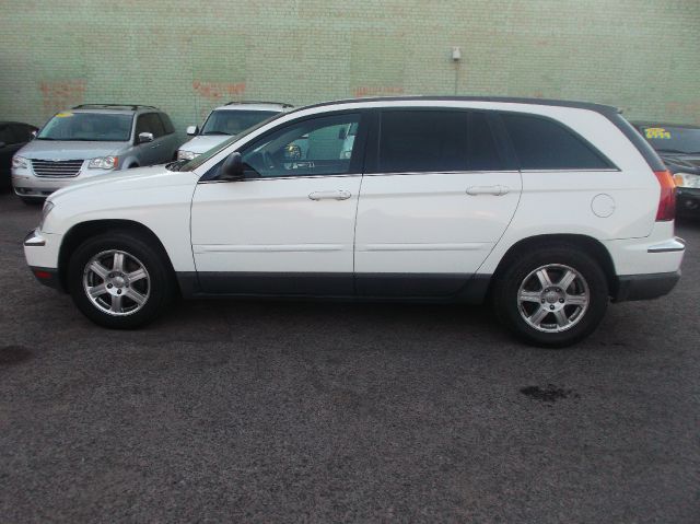 Chrysler Pacifica 2006 photo 2