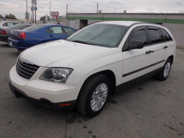 Chrysler Pacifica 2006 photo 2