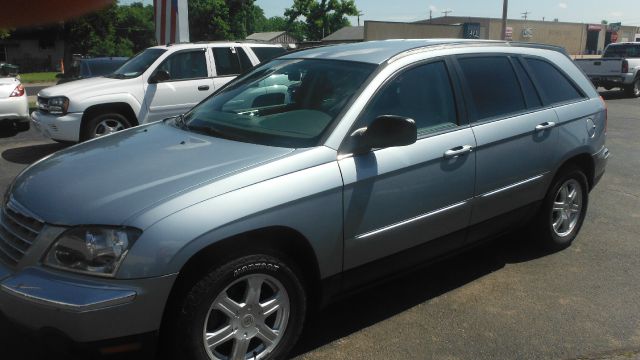 Chrysler Pacifica 2006 photo 2