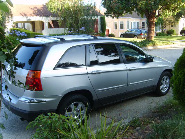 Chrysler Pacifica 2006 photo 2