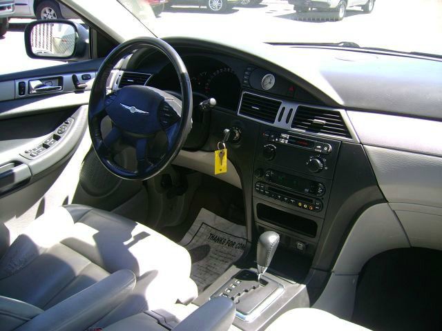 Chrysler Pacifica 2008 photo 2