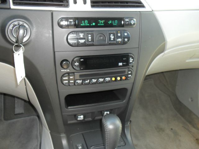 Chrysler Pacifica 2008 photo 3