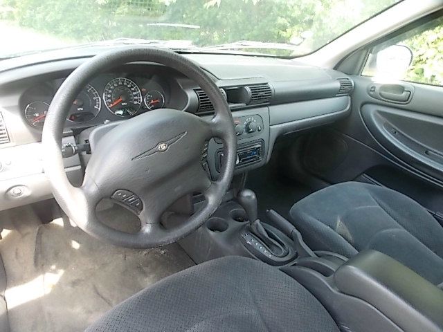 Chrysler Sebring 2004 photo 2