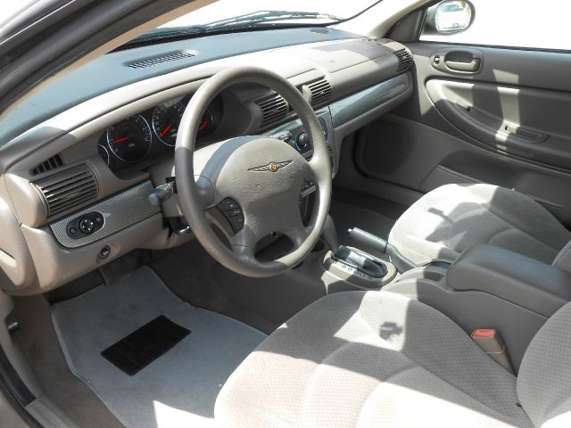 Chrysler Sebring 2004 photo 2