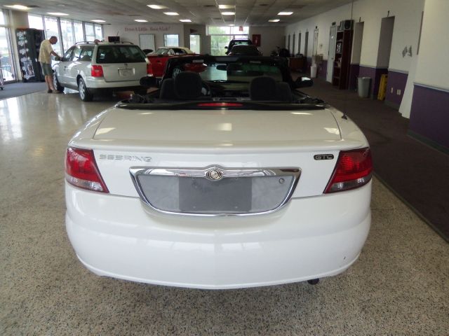 Chrysler Sebring 2004 photo 2