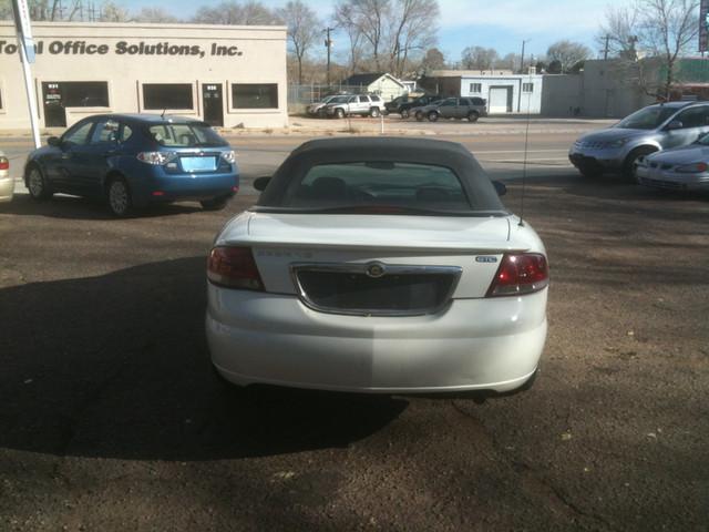 Chrysler Sebring 2004 photo 2