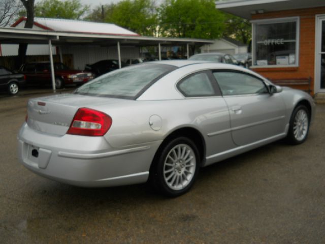 Chrysler Sebring 2004 photo 2