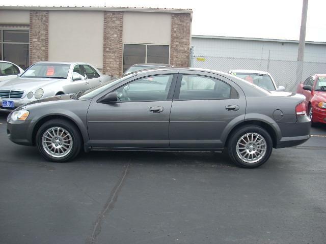 Chrysler Sebring Base Sedan