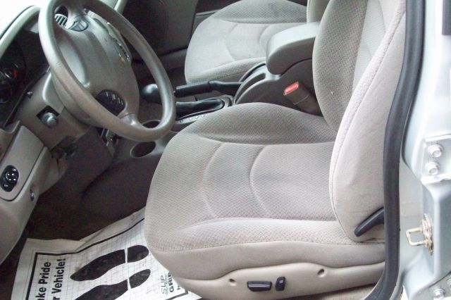 Chrysler Sebring 2004 photo 2