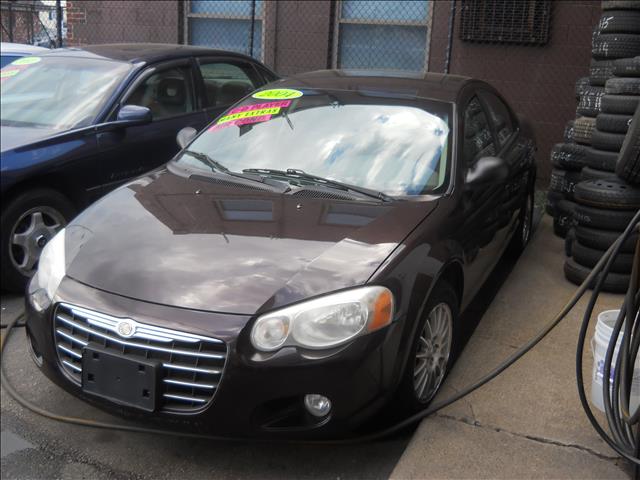 Chrysler Sebring Ext Cab 125.9 WB Sedan