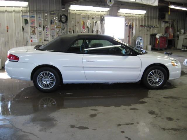 Chrysler Sebring 2004 photo 3