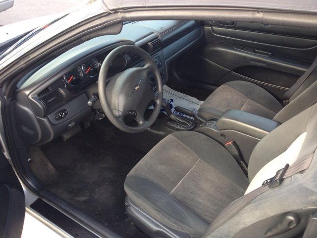 Chrysler Sebring 2005 photo 2