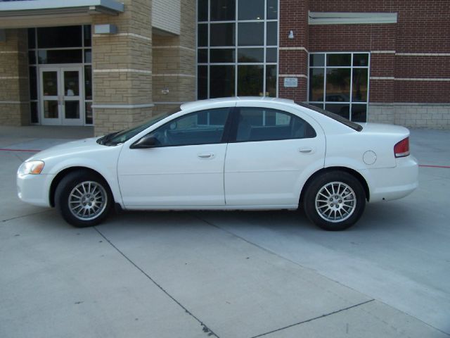 Chrysler Sebring Ext Cab 125.9 WB Sedan