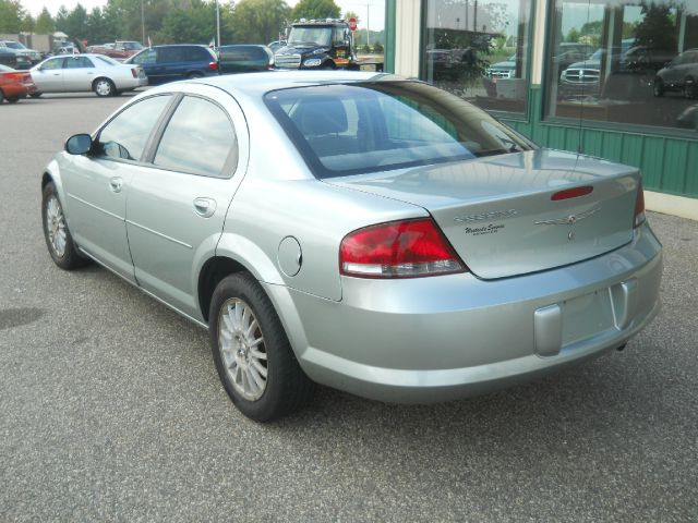 Chrysler Sebring Ext Cab 125.9 WB Sedan