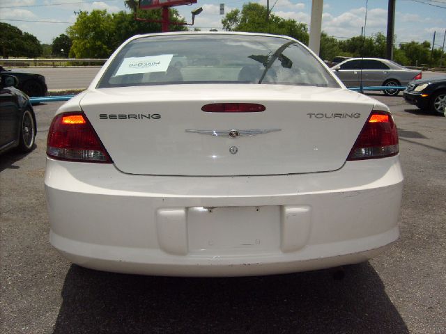 Chrysler Sebring Ext Cab 125.9 WB Sedan