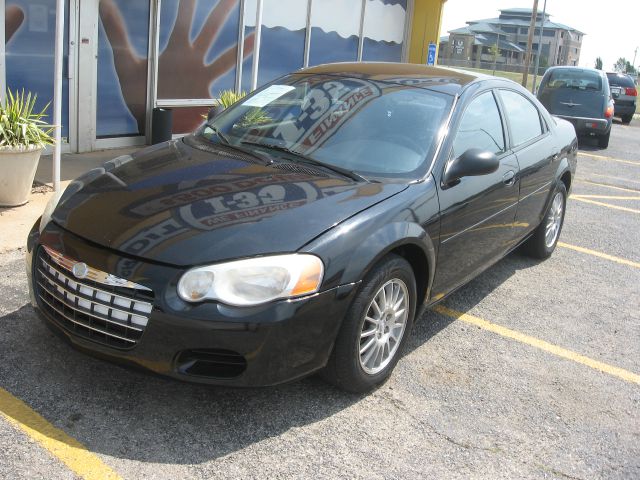 Chrysler Sebring Ext Cab 125.9 WB Sedan