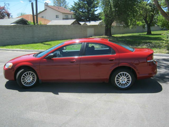 Chrysler Sebring Ext Cab 125.9 WB Sedan