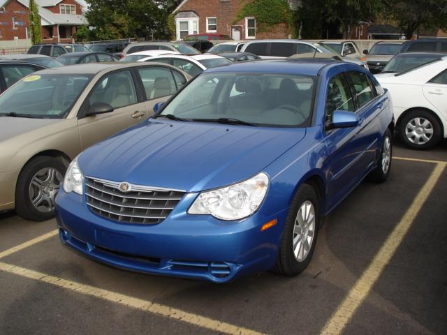 Chrysler Sebring Base Sedan