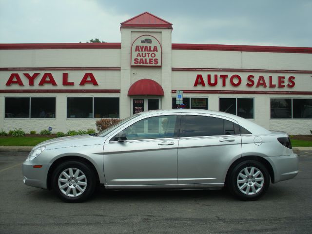 Chrysler Sebring Base Sedan