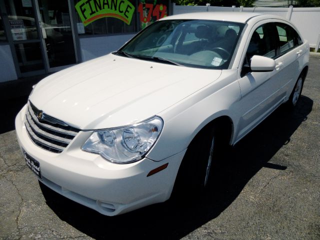 Chrysler Sebring Base Sedan