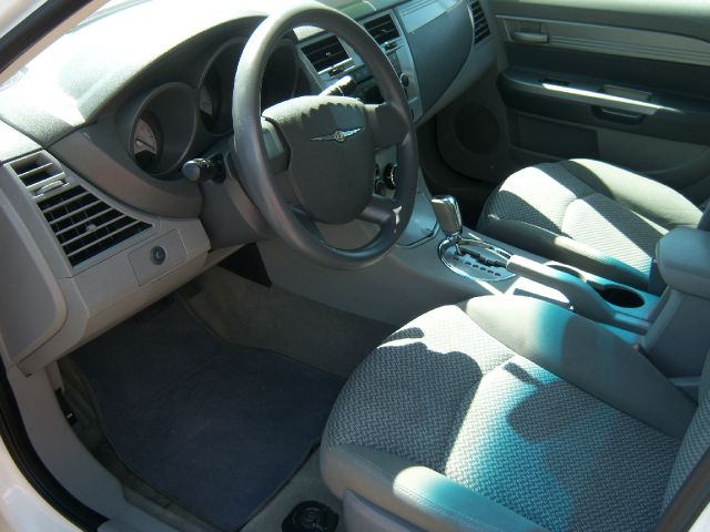 Chrysler Sebring Base Sedan