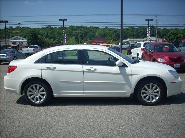 Chrysler Sebring 2010 photo 2