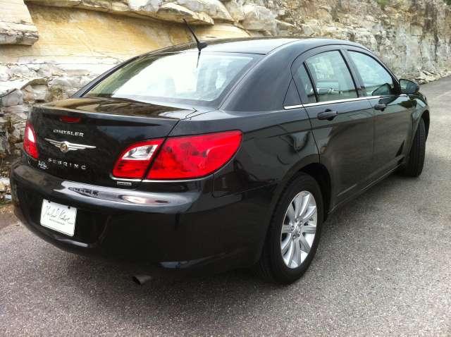 Chrysler Sebring 2010 photo 2