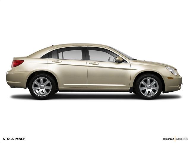 Chrysler Sebring 2010 photo 2