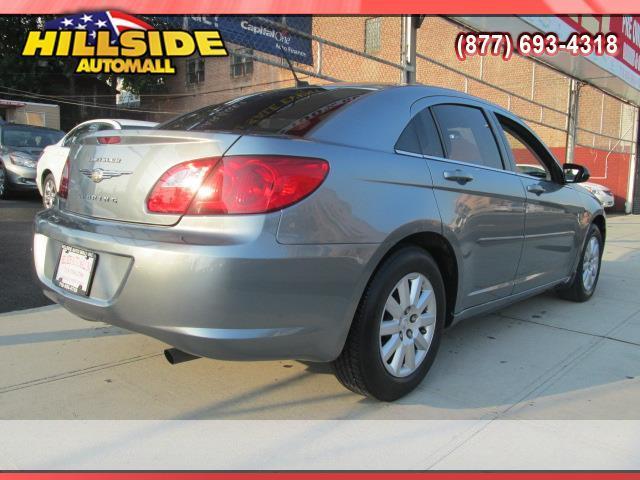 Chrysler Sebring 2010 photo 2