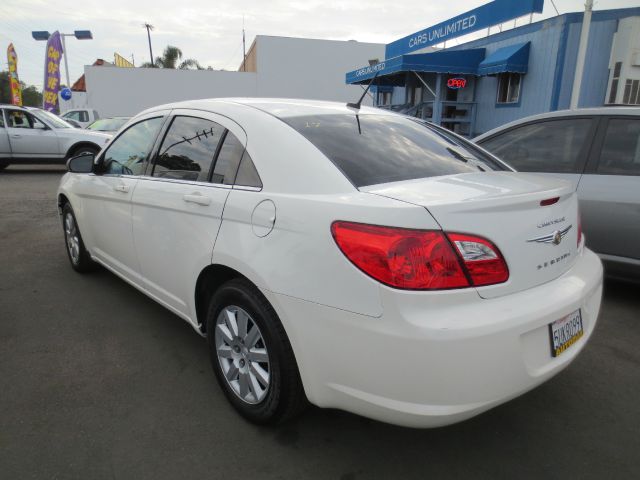 Chrysler Sebring 2010 photo 2