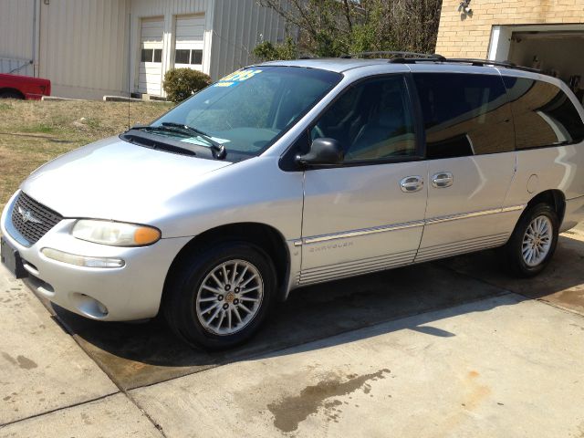 Chrysler Town and Country H6 L.L. Bean MiniVan