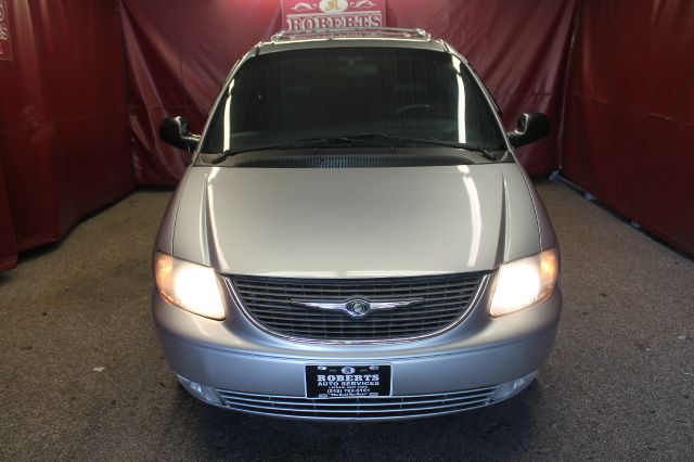 Chrysler Town and Country SLT 25 MiniVan