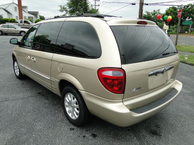 Chrysler Town and Country S Sedan Under FULL Factory Warranty MiniVan