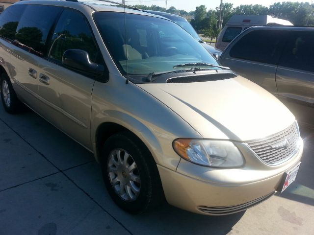 Chrysler Town and Country Denali AWD Premium+ MiniVan