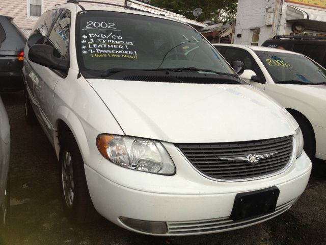 Chrysler Town and Country S Sedan Under FULL Factory Warranty MiniVan