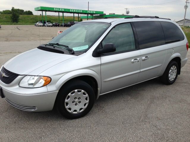 Chrysler Town and Country Quad Coupe 3 MiniVan