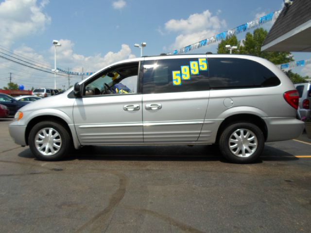 Chrysler Town and Country Quad Coupe 3 MiniVan