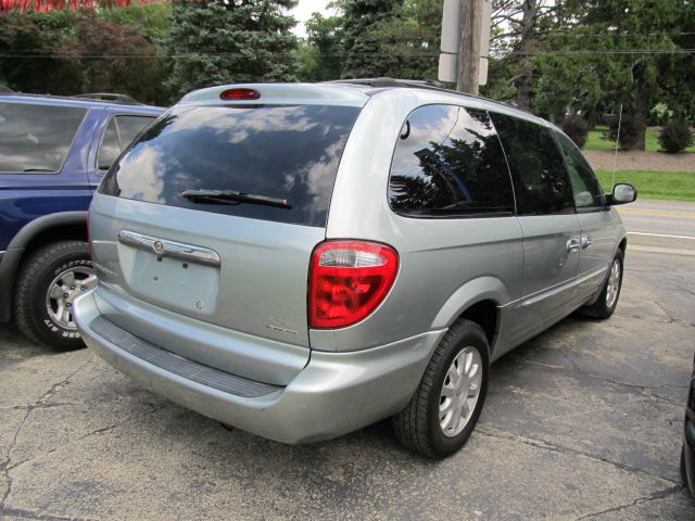 Chrysler Town and Country H6 L.L. Bean MiniVan