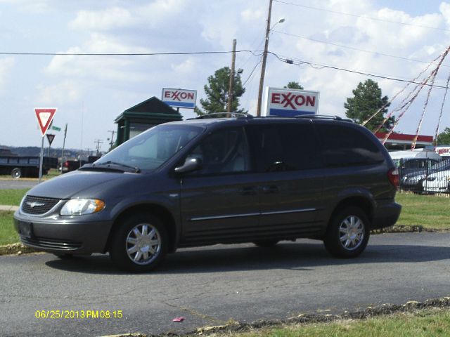 Chrysler Town and Country 3.5 MiniVan